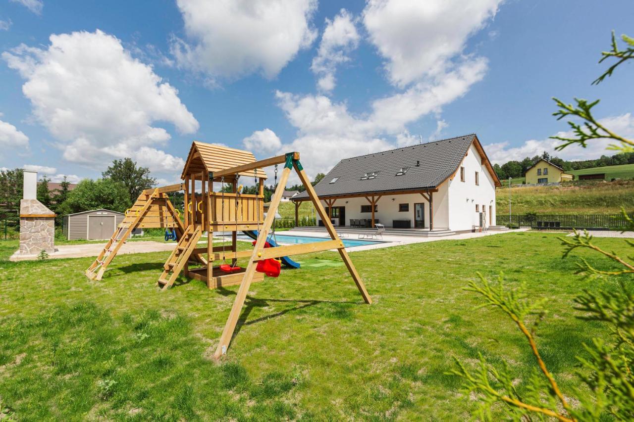 Holiday House Adam Prosecne Exterior foto